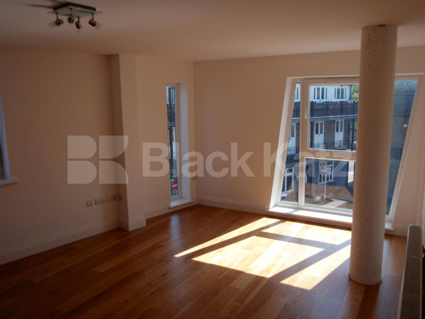 			NEW INSTRUCTION, 2 Bedroom, 1 bath, 1 reception Apartment			 Crescent Lane, Clapham